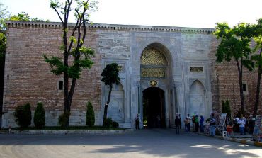 «Имперские ворота» дворца Топкапы, Стамбул