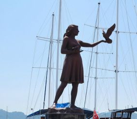 Monument to the Girl, the Host of Sailors, Marmaris