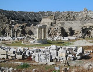 Temple of Tykhe, Side